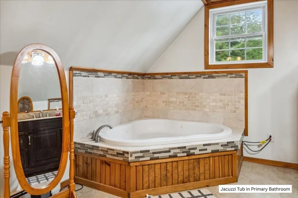 201 Mockingbird Way Franklin VT 05457