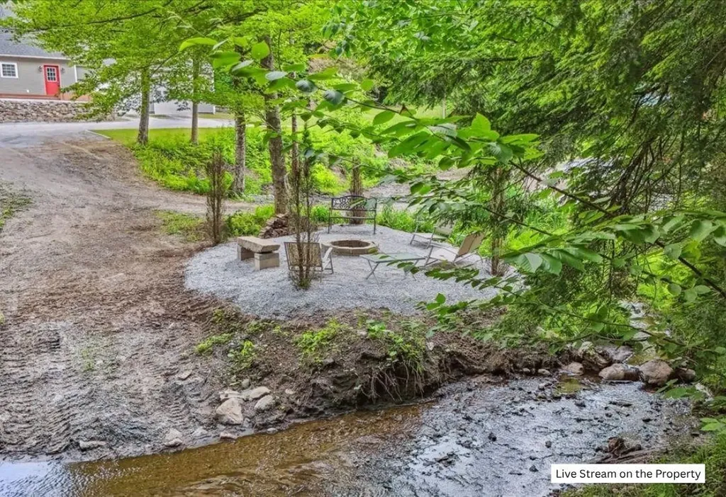 201 Mockingbird Way Franklin VT 05457