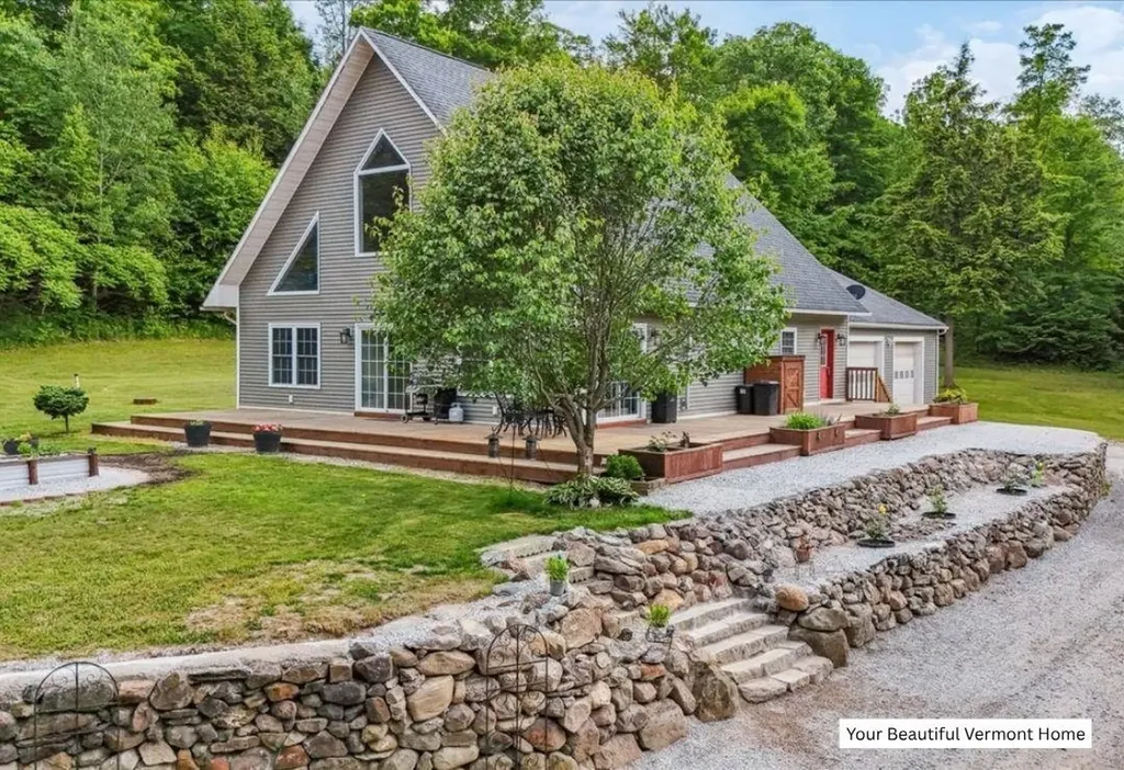 201 Mockingbird Way Franklin VT 05457