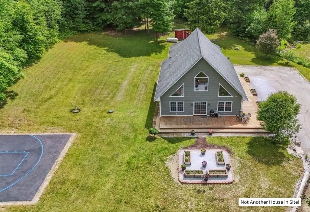 201 Mockingbird Way Franklin VT 05457