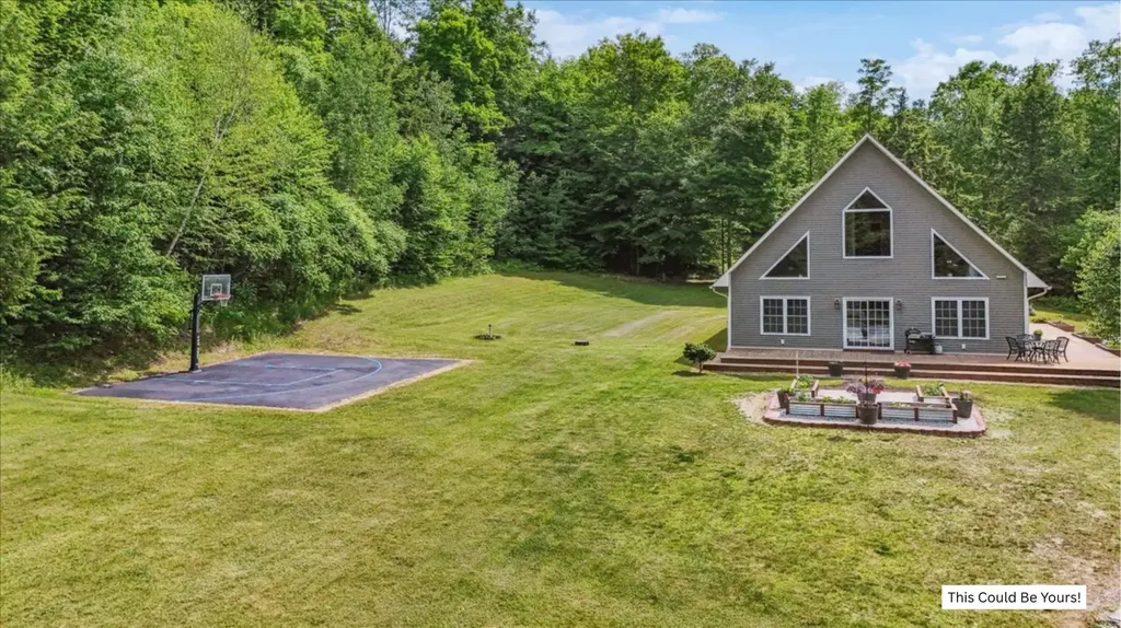 201 Mockingbird Way Franklin VT 05457