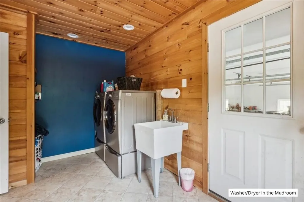 201 Mockingbird Way Franklin VT 05457