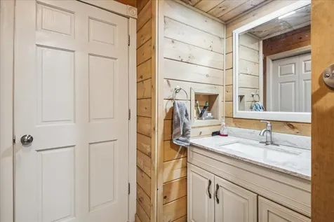 201 Mockingbird Way Franklin VT 05457