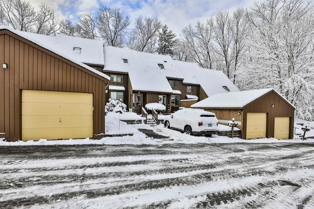 25 Silverton Drive Nashua NH 03062