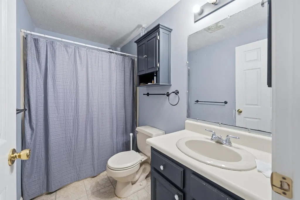 46 Andover Down Nashua NH 03063