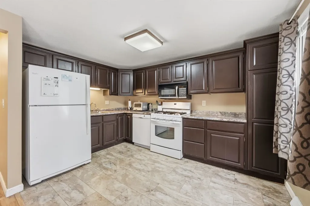 46 Andover Down Nashua NH 03063