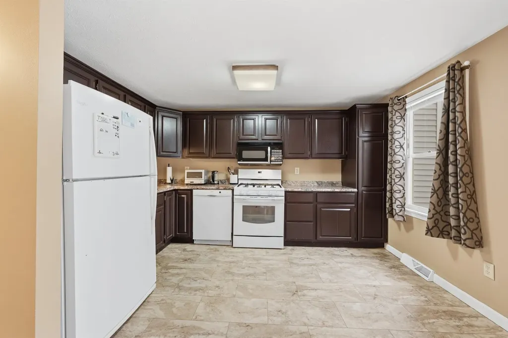 46 Andover Down Nashua NH 03063