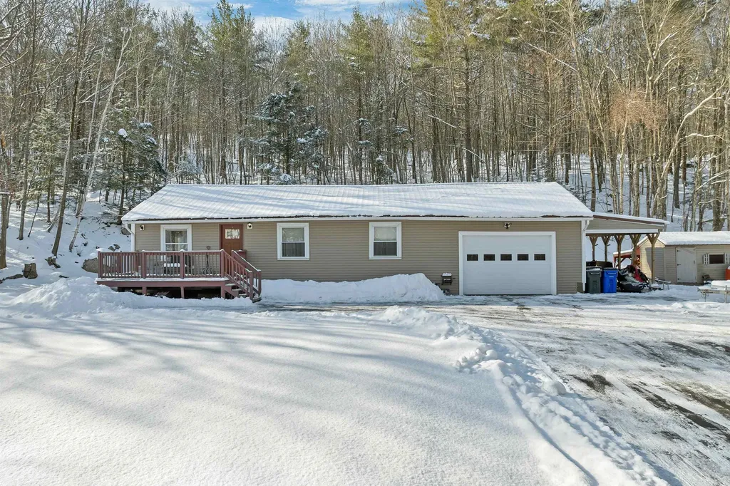 11 E Dunbarton Road Goffstown NH 03045