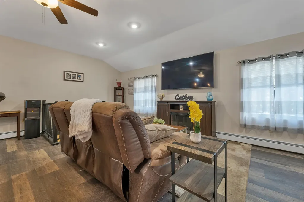 11 E Dunbarton Road Goffstown NH 03045