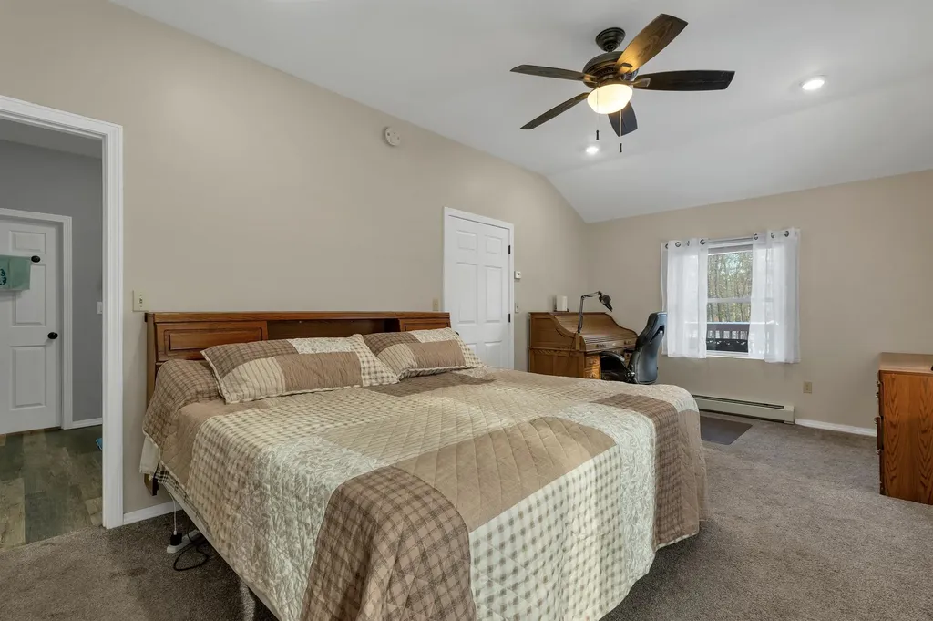 11 E Dunbarton Road Goffstown NH 03045