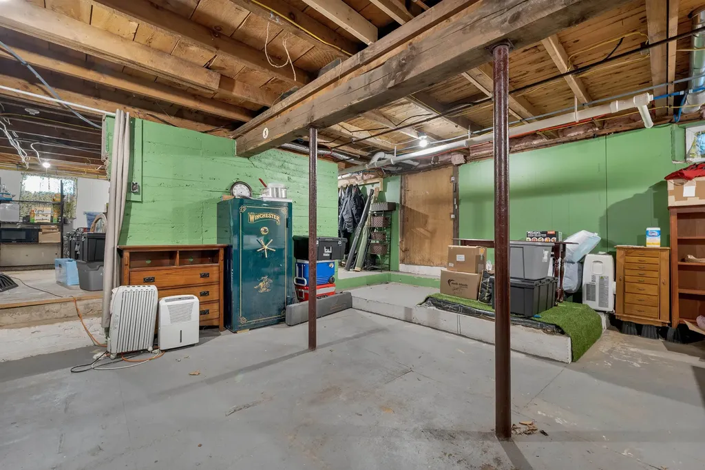 11 E Dunbarton Road Goffstown NH 03045