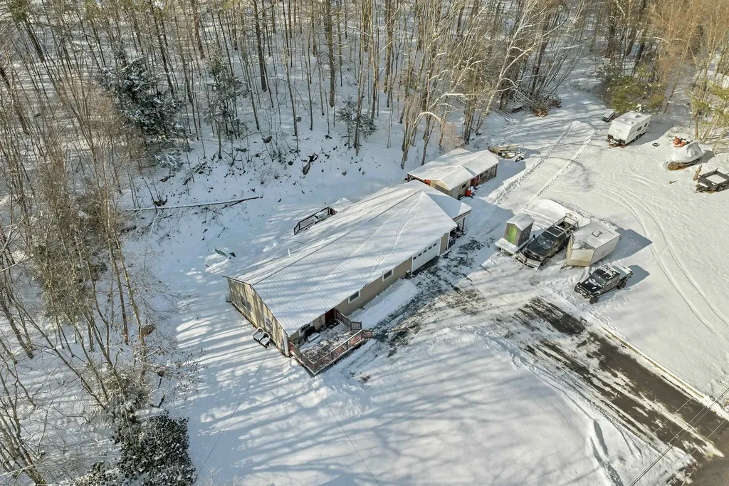 11 E Dunbarton Road Goffstown NH 03045