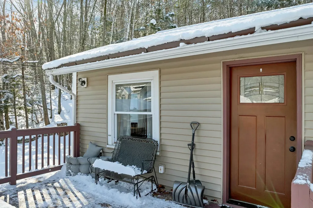 11 E Dunbarton Road Goffstown NH 03045