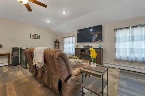 11 E Dunbarton Road Goffstown NH 03045