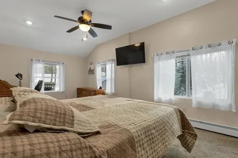 11 E Dunbarton Road Goffstown NH 03045