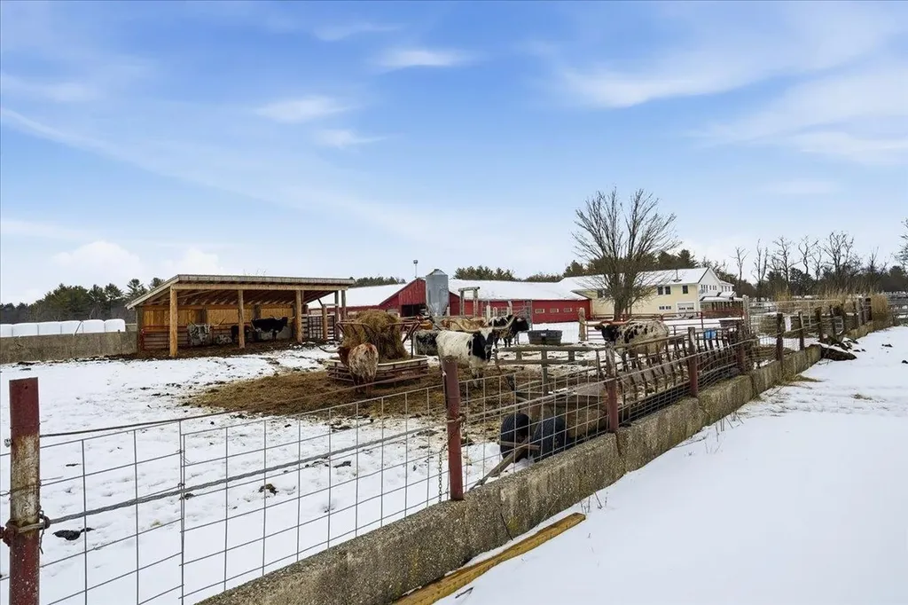 131 Cross Road Weare NH 03281