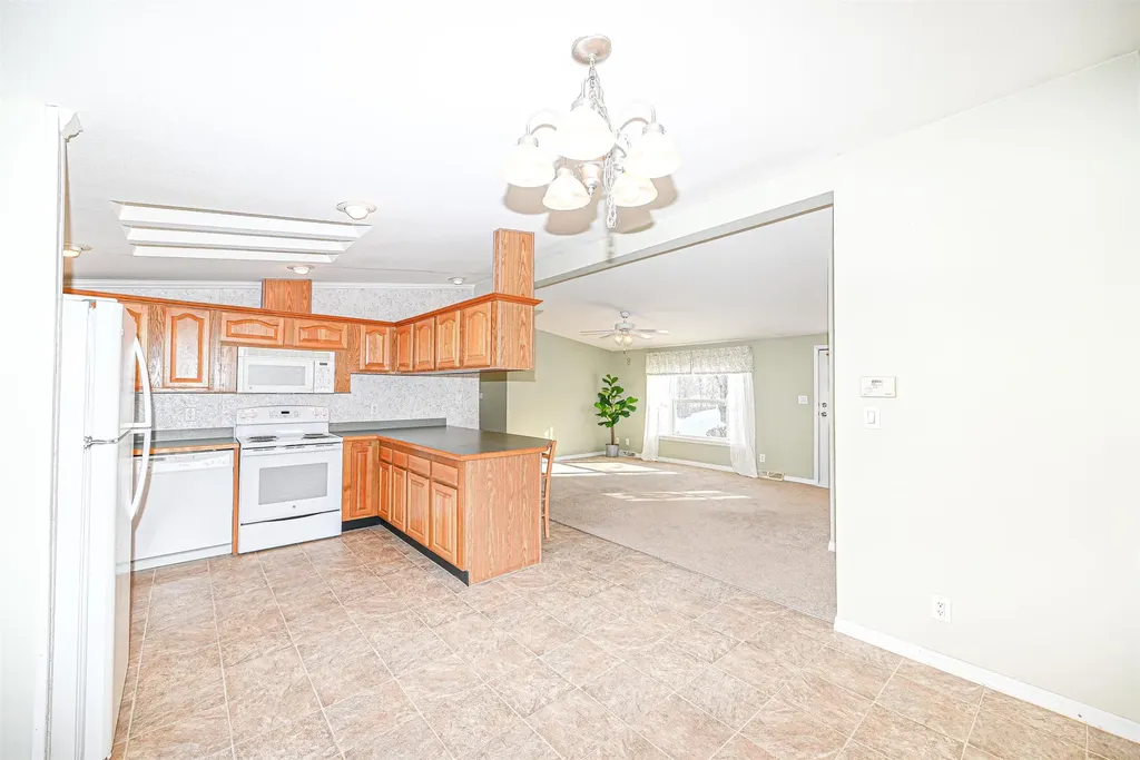 66 Sunset Way Manchester NH 03104