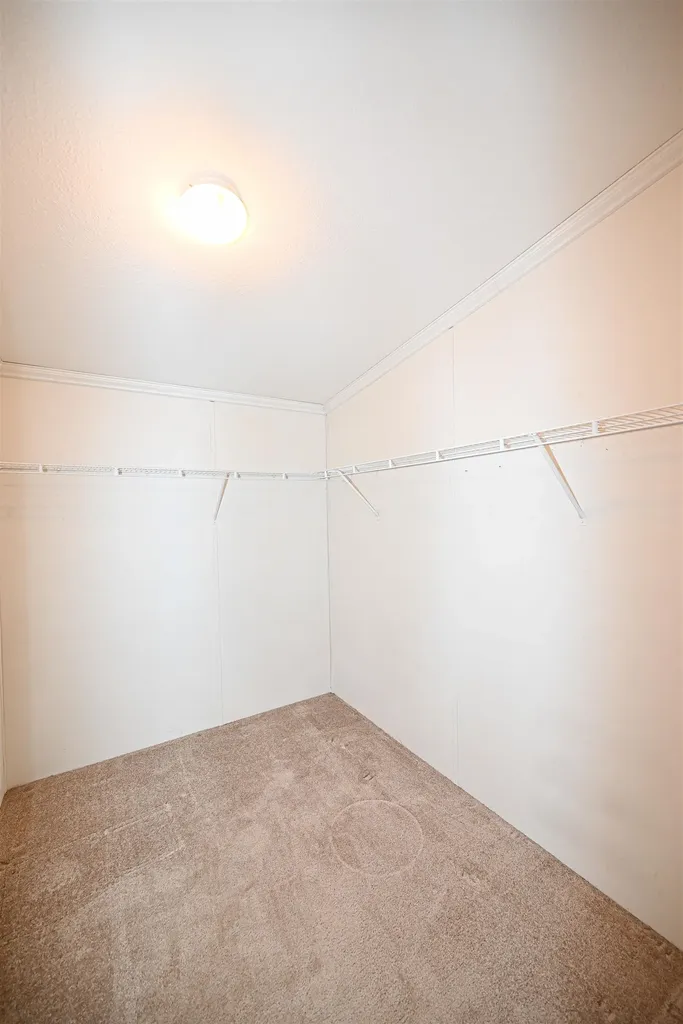 66 Sunset Way Manchester NH 03104