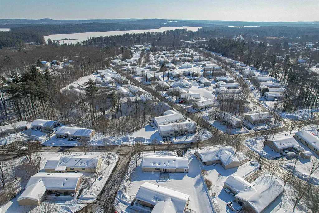 66 Sunset Way Manchester NH 03104