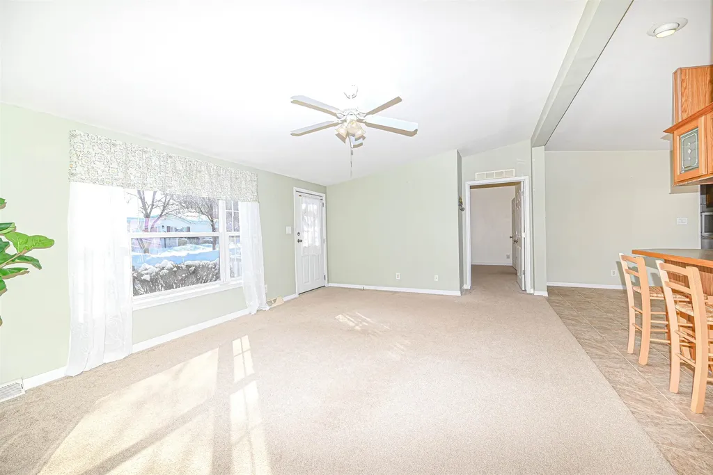 66 Sunset Way Manchester NH 03104