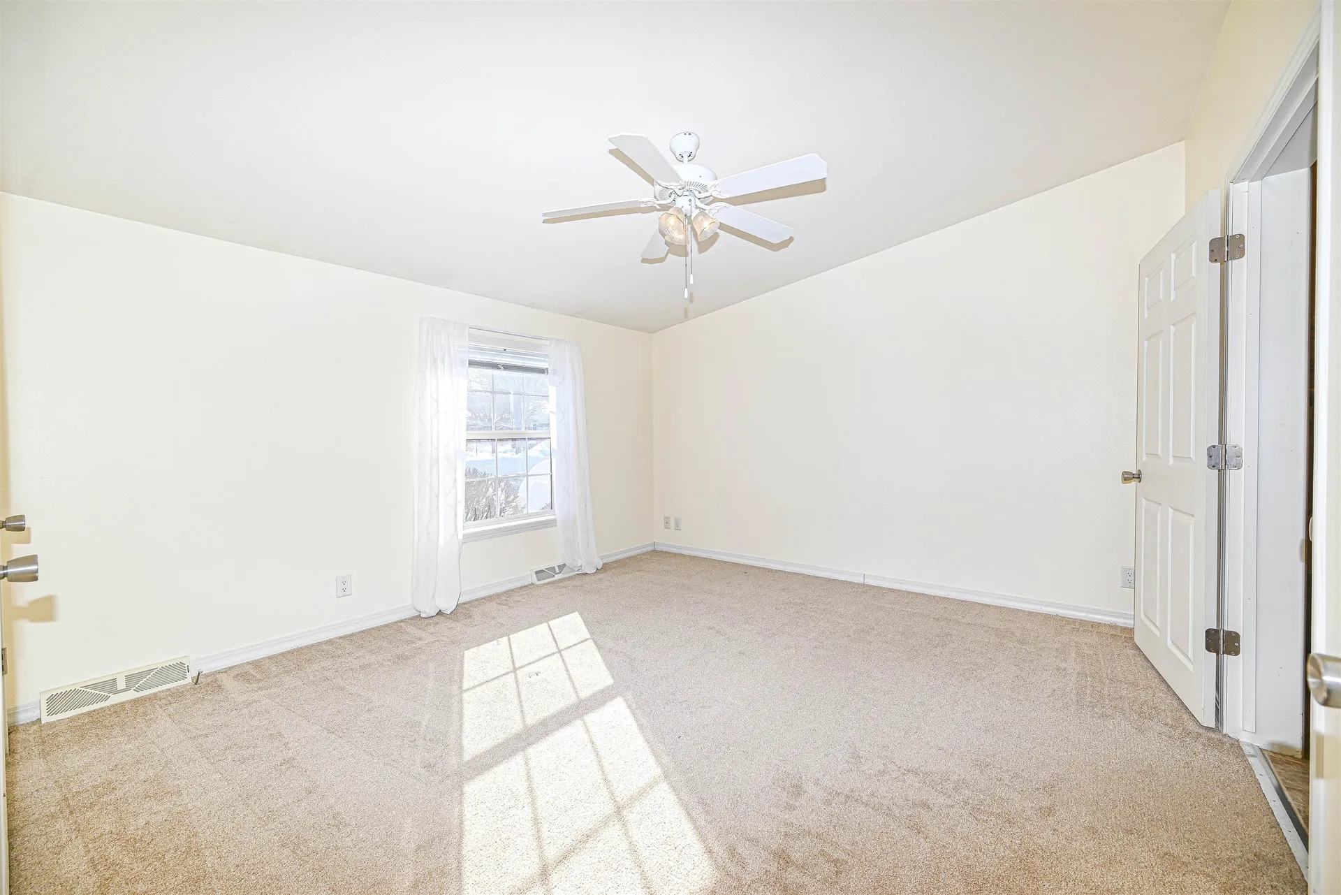 66 Sunset Way Manchester NH 03104