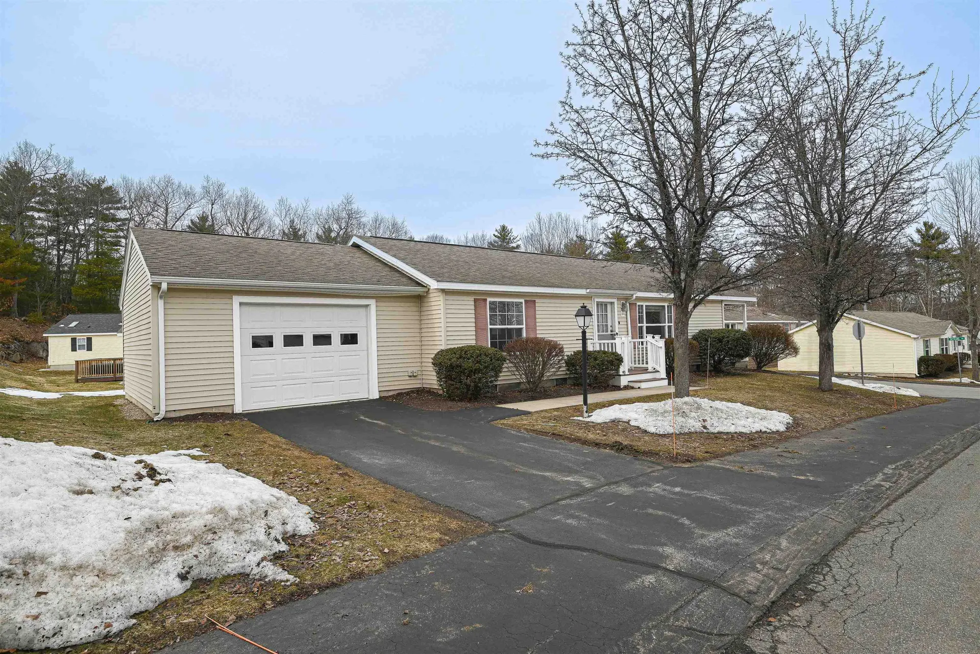 66 Sunset Way Manchester NH 03104