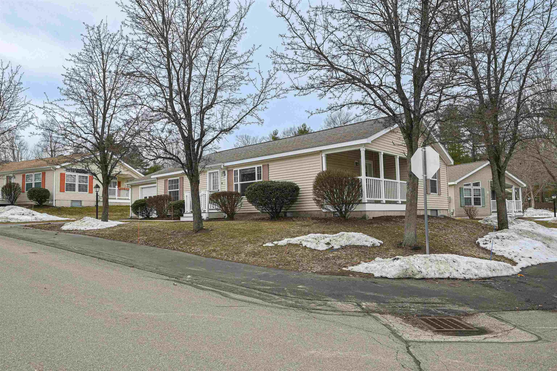 66 Sunset Way Manchester NH 03104