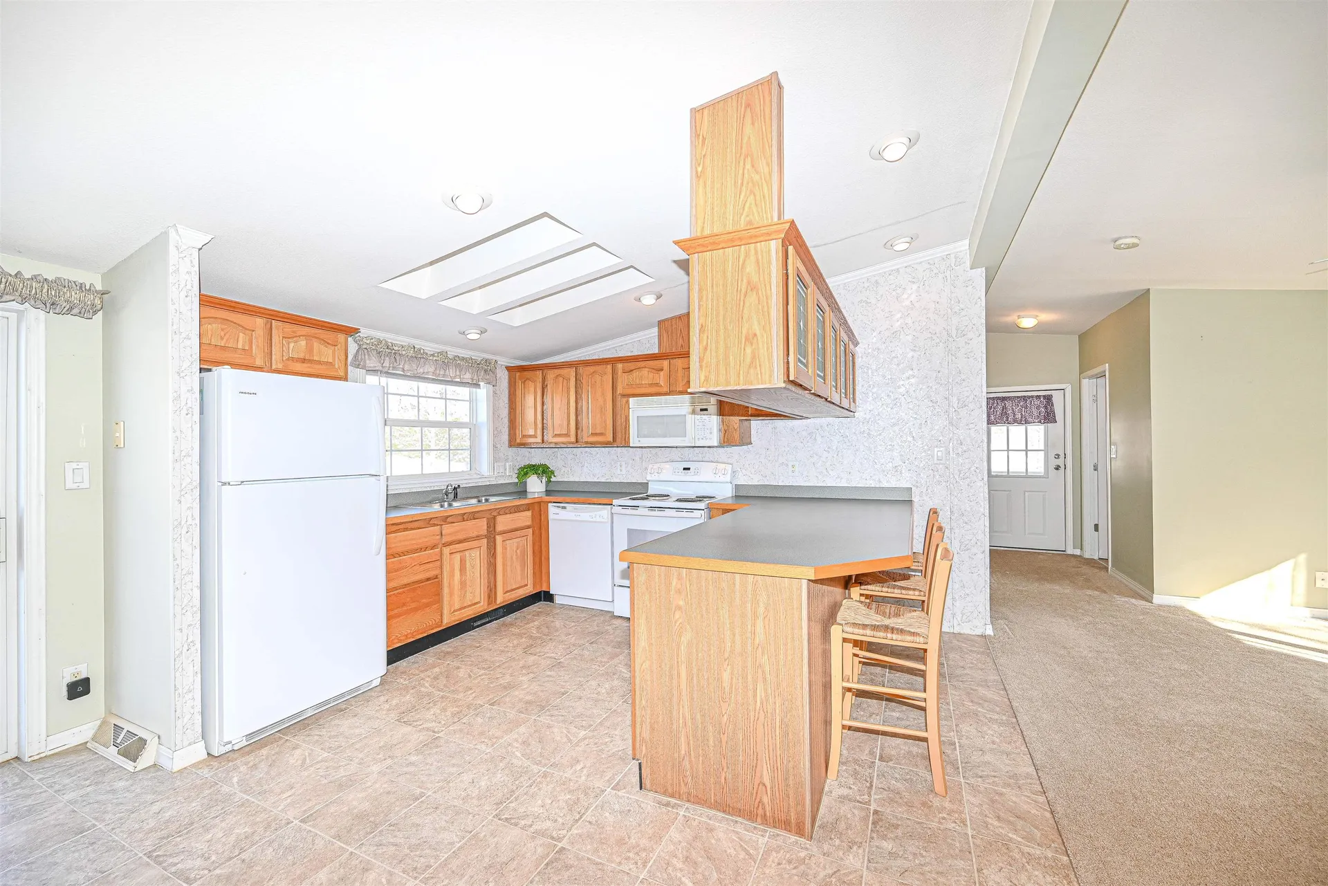 66 Sunset Way Manchester NH 03104