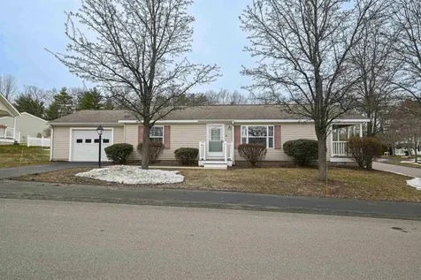 66 Sunset Way Manchester NH 03104
