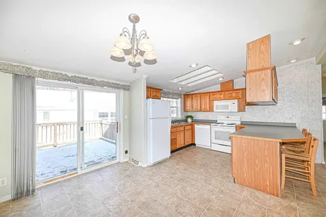 66 Sunset Way Manchester NH 03104