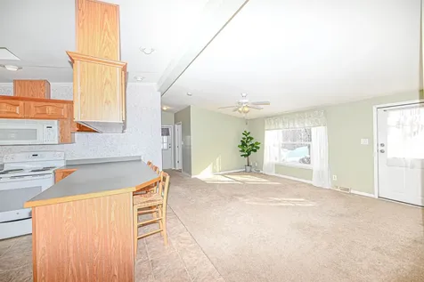 66 Sunset Way Manchester NH 03104