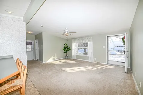 66 Sunset Way Manchester NH 03104