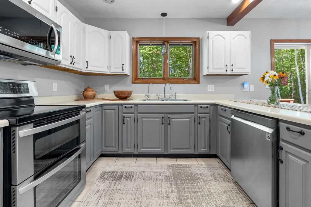 49 Oak Ridge Road Weare NH 03281