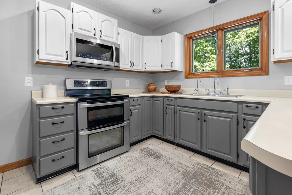 49 Oak Ridge Road Weare NH 03281