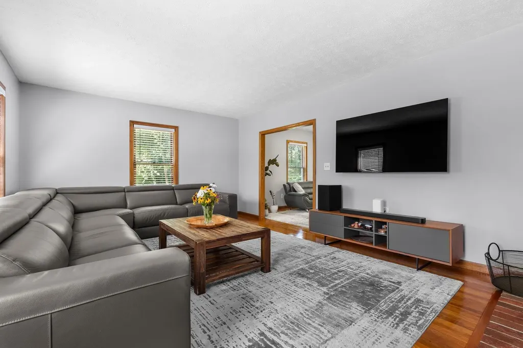 49 Oak Ridge Road Weare NH 03281