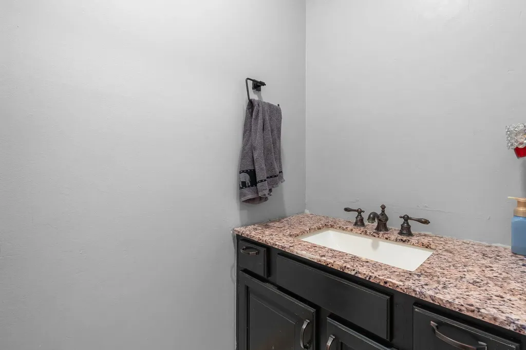 49 Oak Ridge Road Weare NH 03281