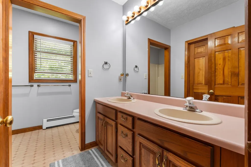 49 Oak Ridge Road Weare NH 03281