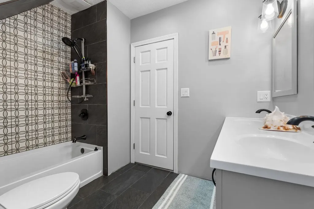 49 Oak Ridge Road Weare NH 03281