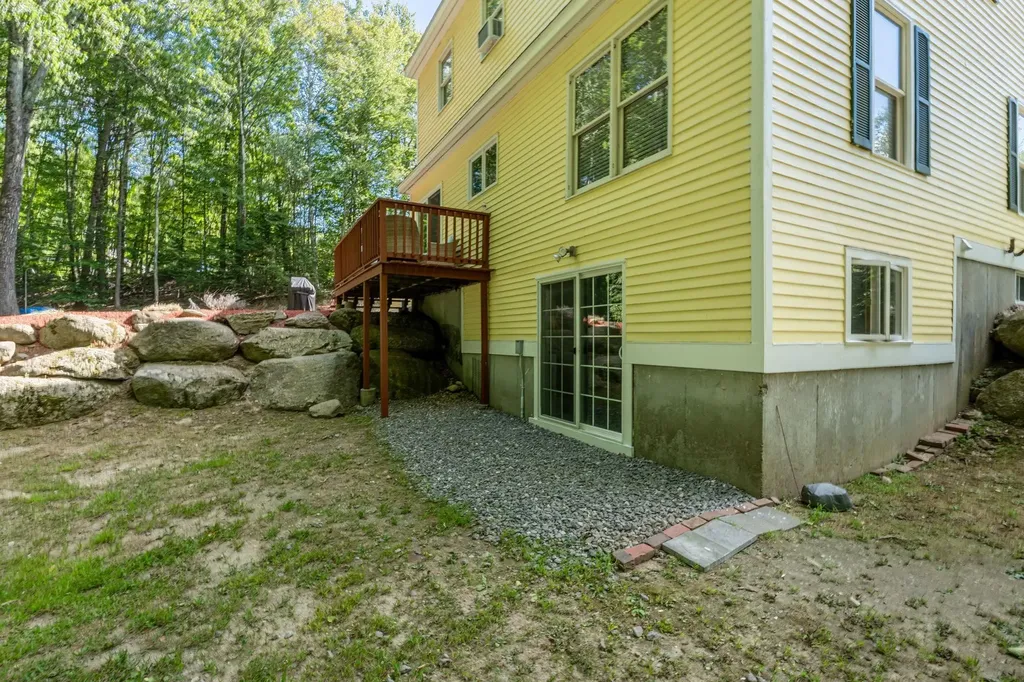 49 Oak Ridge Road Weare NH 03281