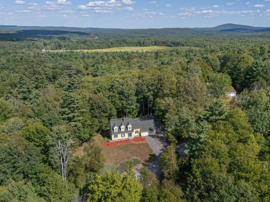 49 Oak Ridge Road Weare NH 03281