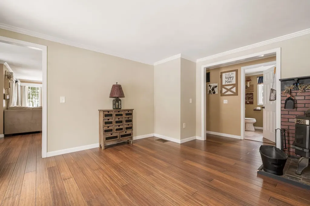 25 Revolutionary Lane Nottingham NH 03290