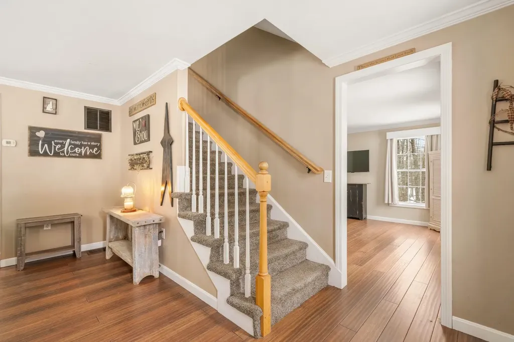 25 Revolutionary Lane Nottingham NH 03290