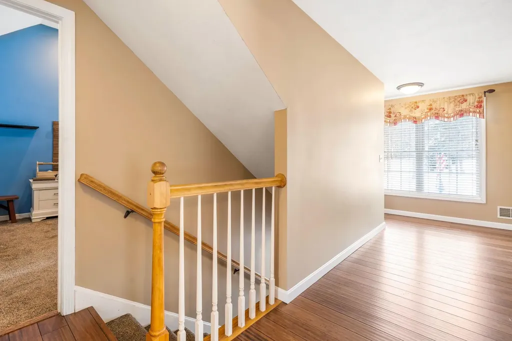 25 Revolutionary Lane Nottingham NH 03290