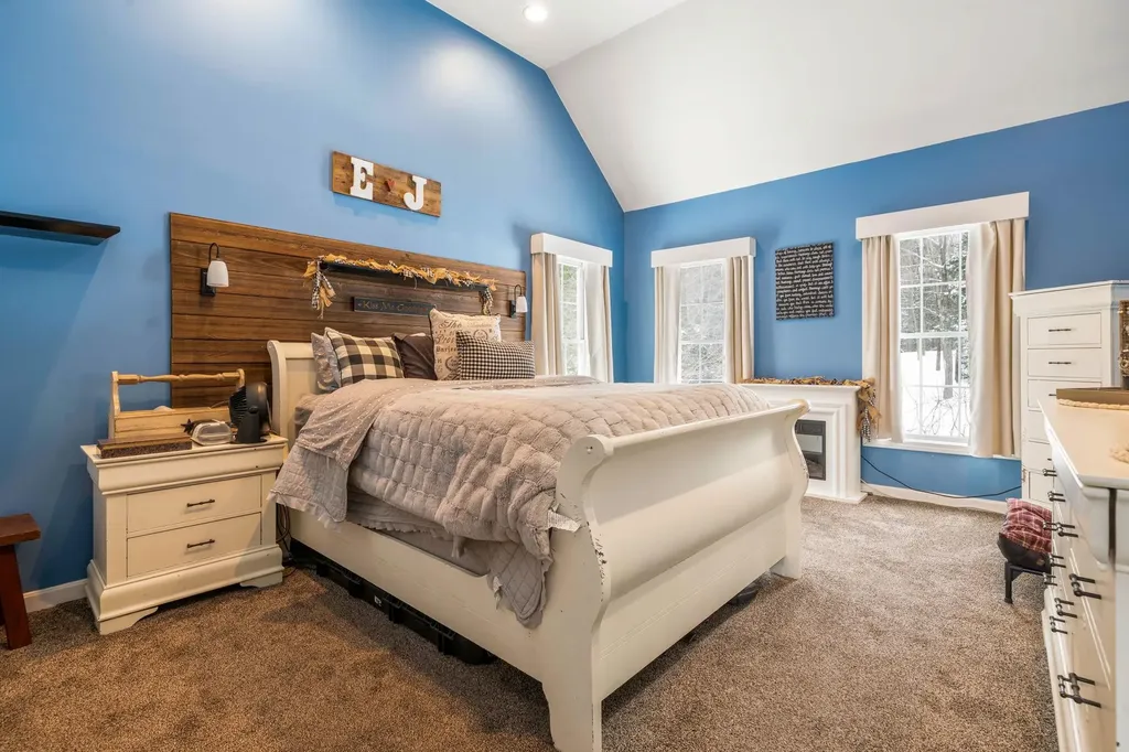 25 Revolutionary Lane Nottingham NH 03290