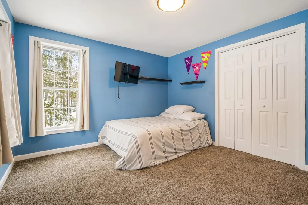 25 Revolutionary Lane Nottingham NH 03290