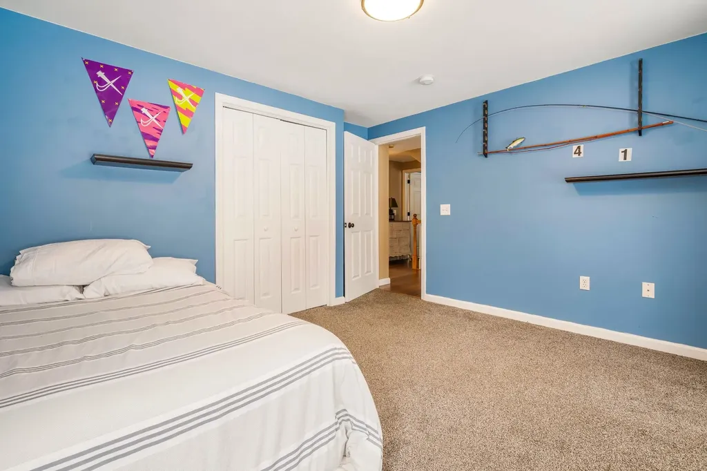 25 Revolutionary Lane Nottingham NH 03290