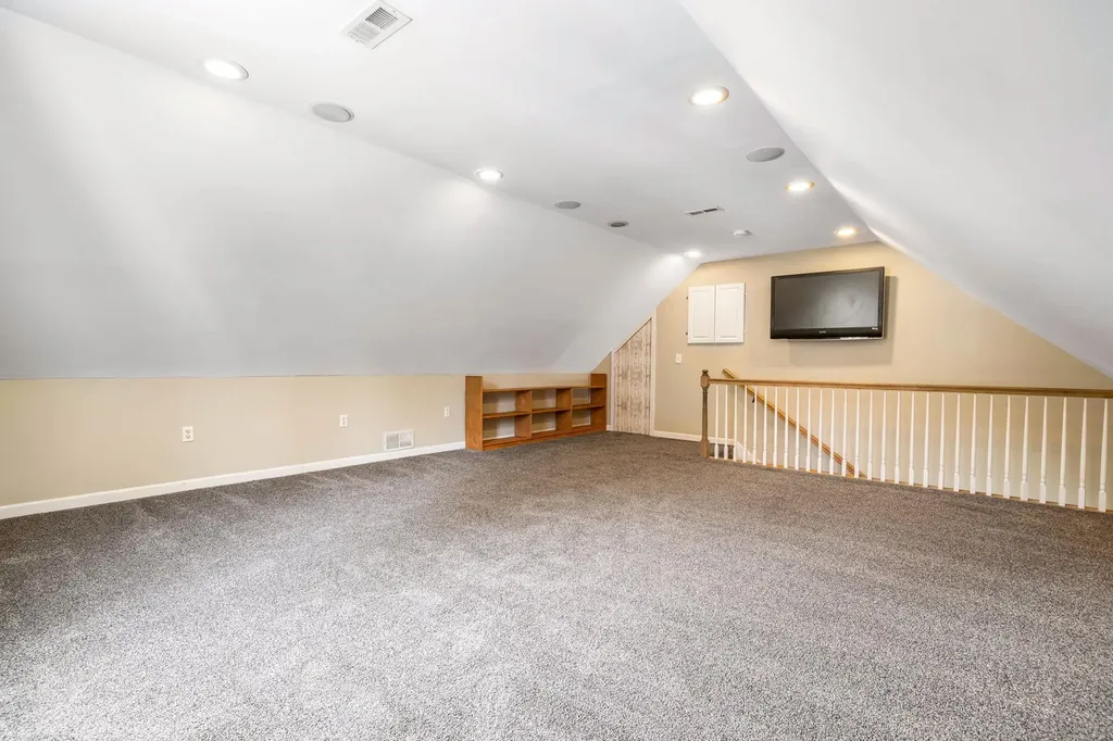 25 Revolutionary Lane Nottingham NH 03290