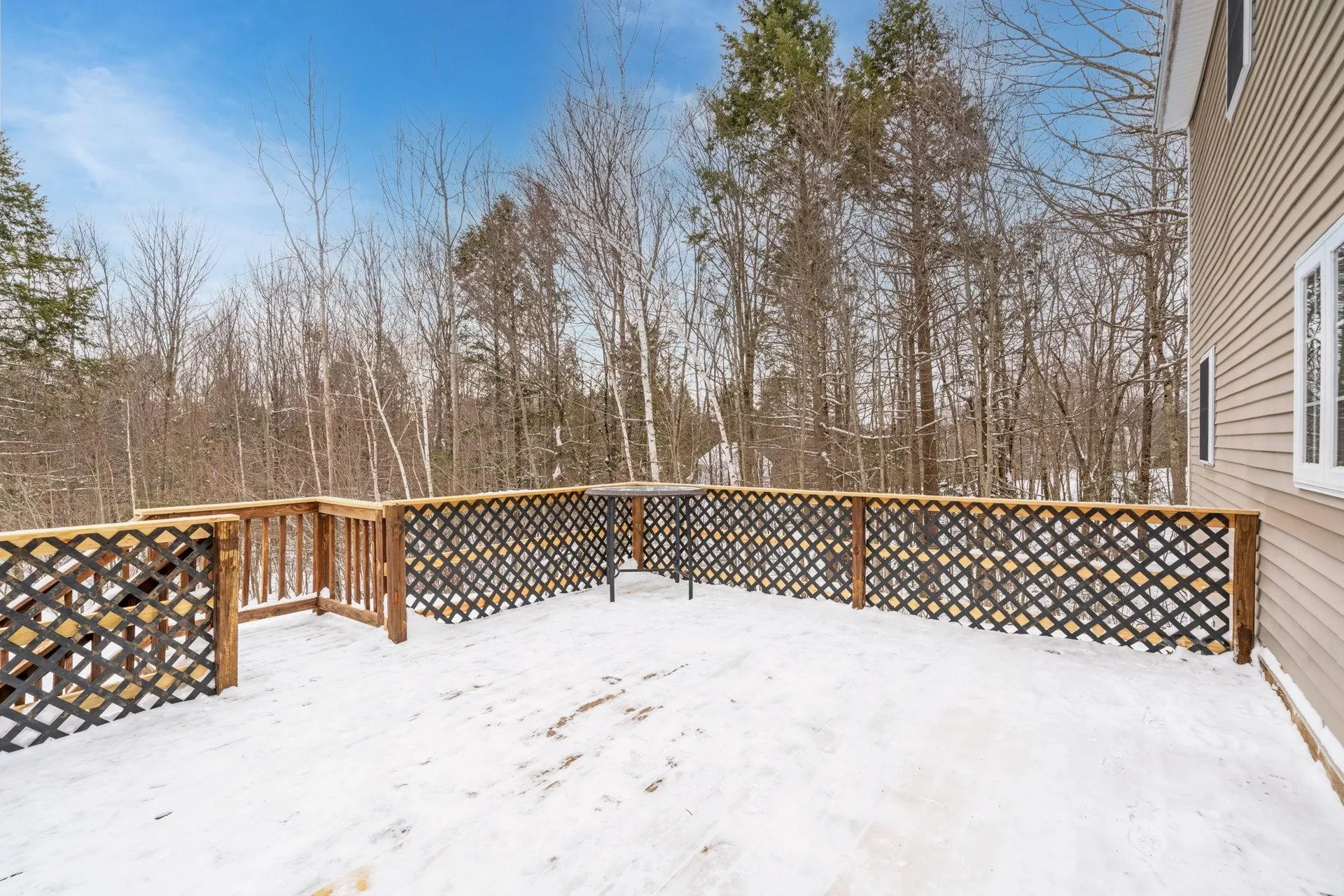 25 Revolutionary Lane Nottingham NH 03290