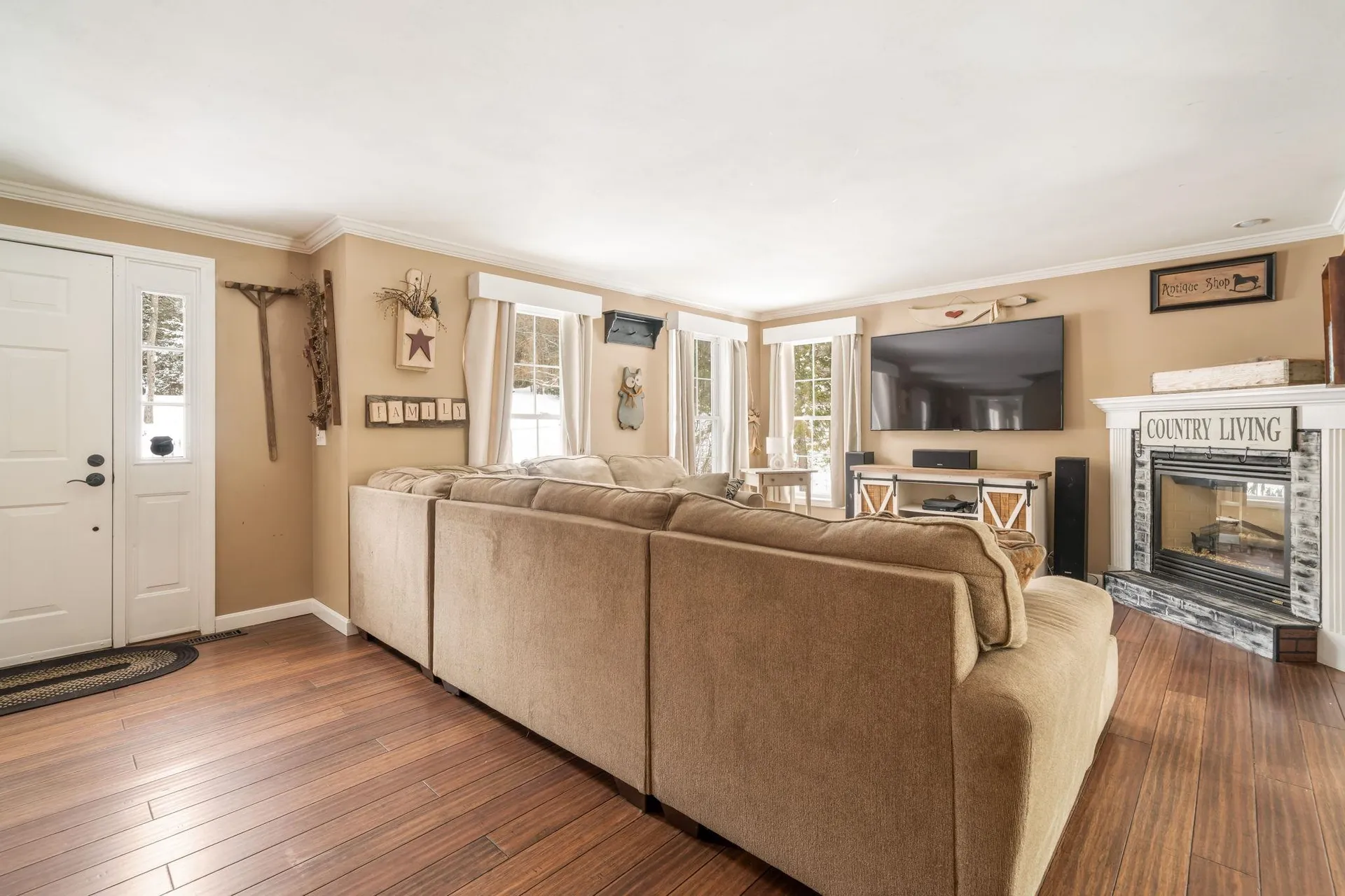 25 Revolutionary Lane Nottingham NH 03290