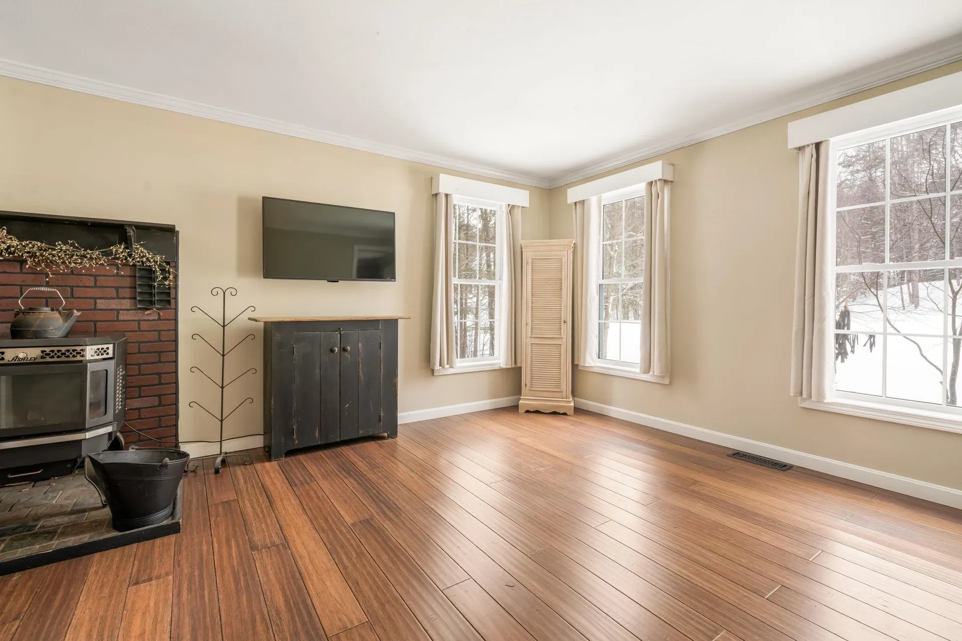 25 Revolutionary Lane Nottingham NH 03290